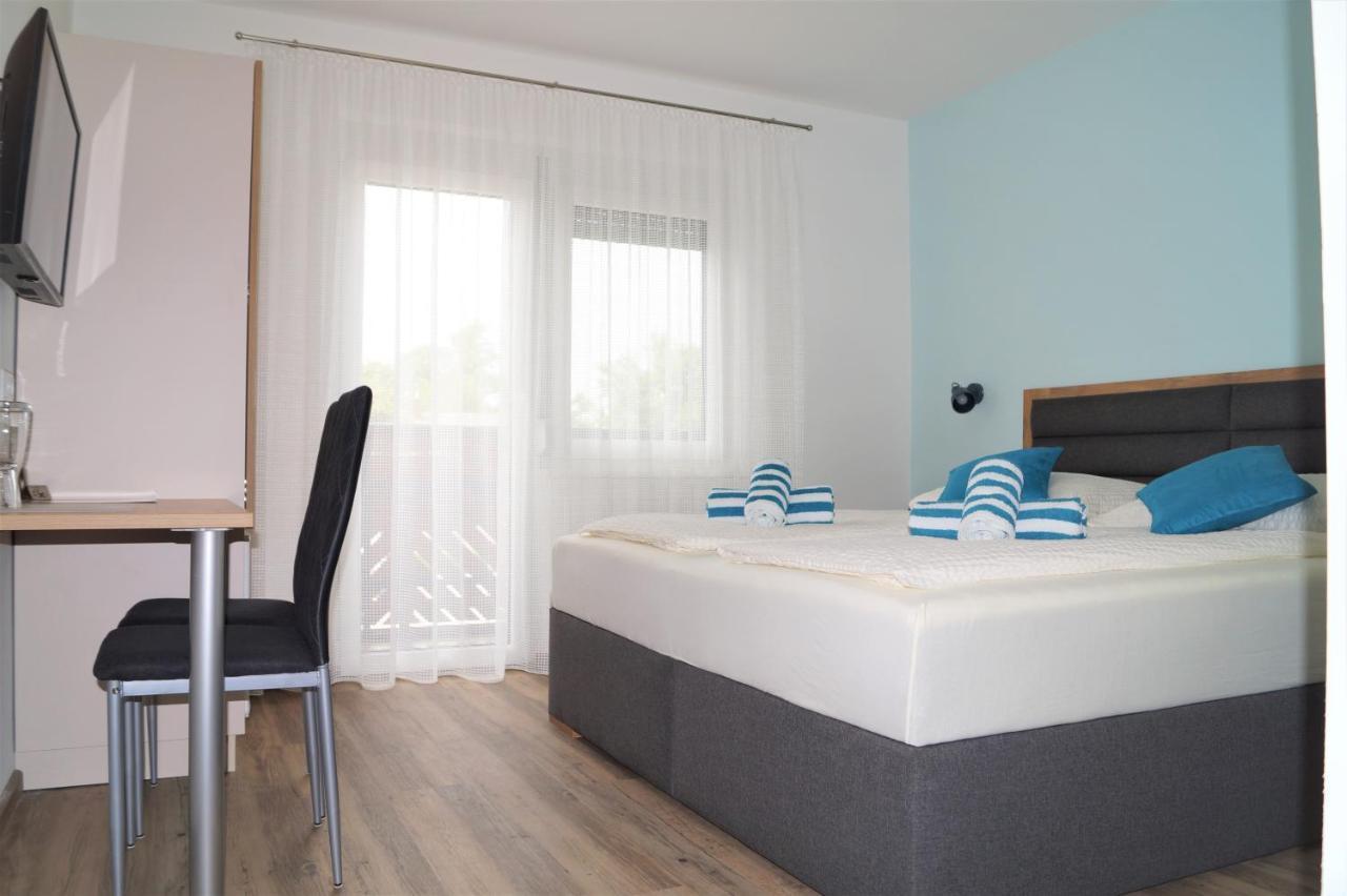 Gaestehaus Gisch Sandra Podersdorf am See Exteriör bild