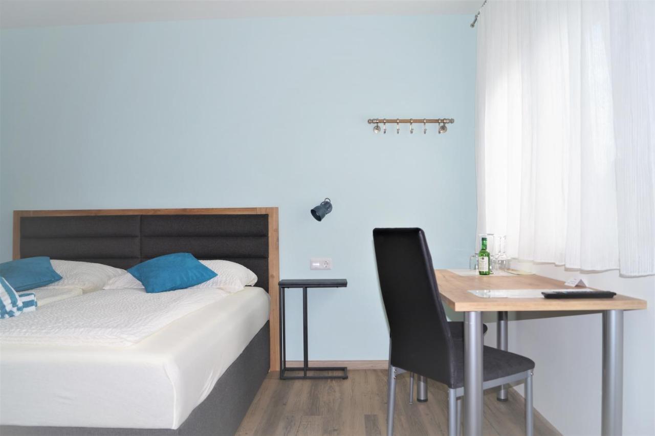 Gaestehaus Gisch Sandra Podersdorf am See Exteriör bild