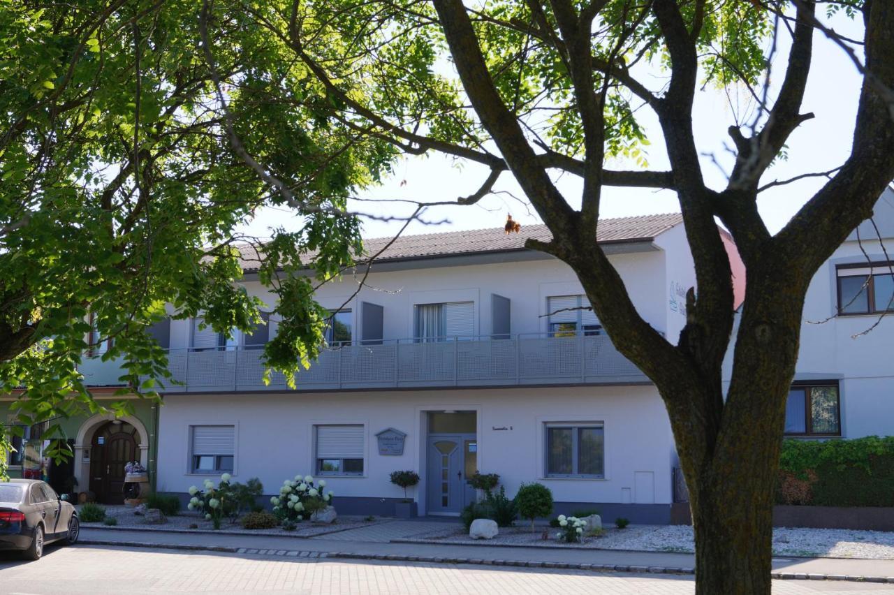 Gaestehaus Gisch Sandra Podersdorf am See Exteriör bild